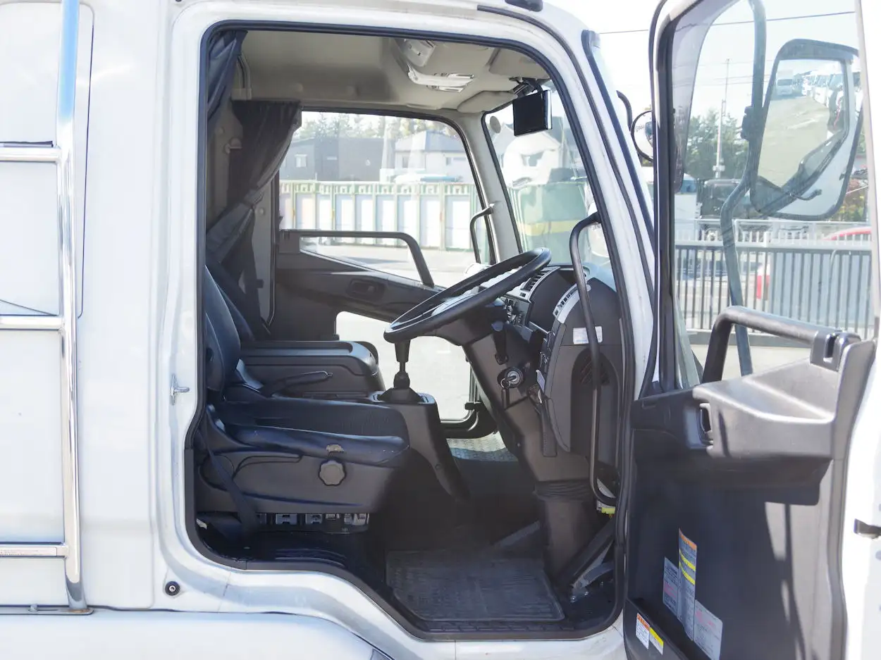 三菱 ファイター 中型/増トン 平ボディ 2KG-FK61F H29の中古トラック画像12