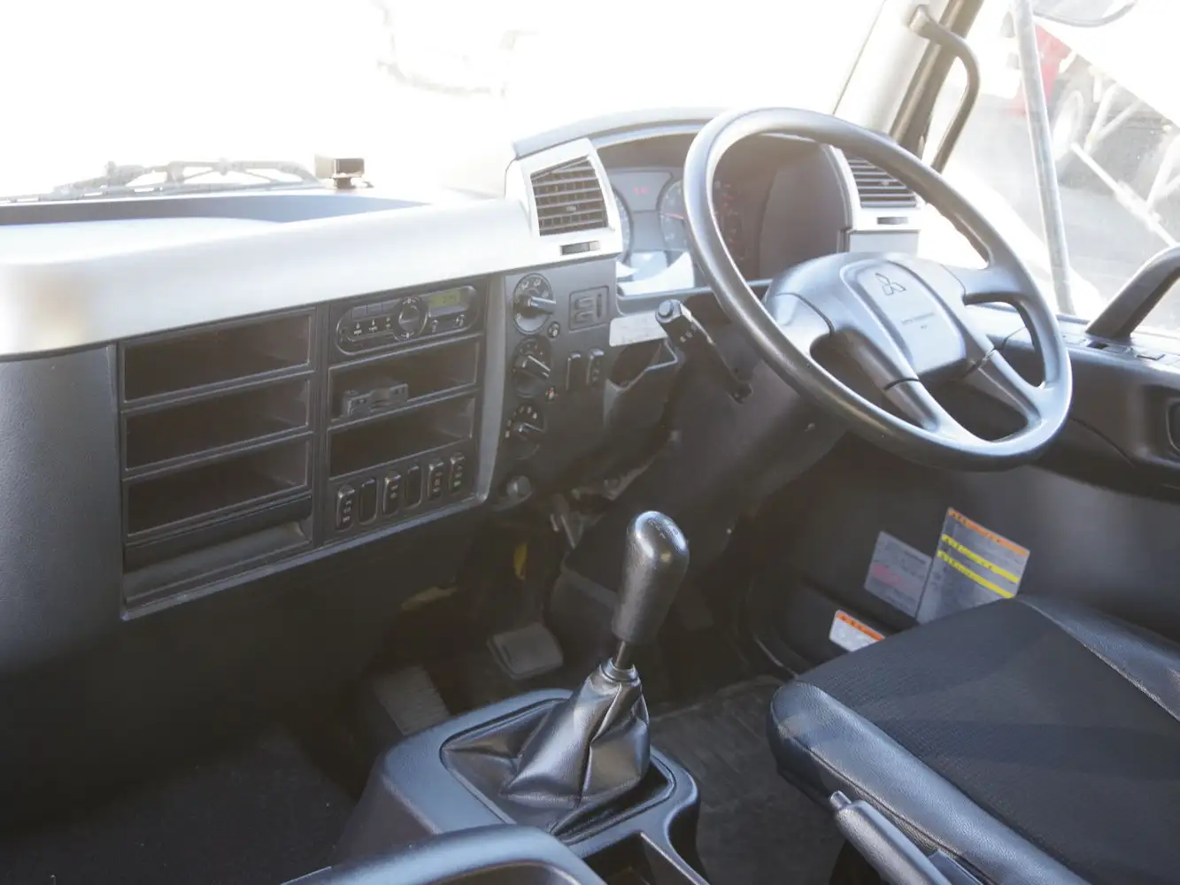 三菱 ファイター 中型/増トン 平ボディ 2KG-FK61F H29の中古トラック画像13