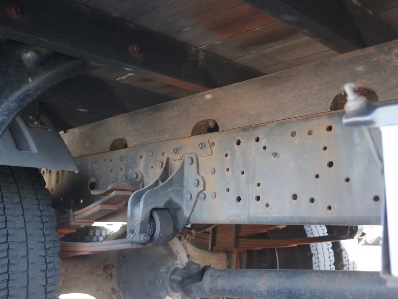 三菱 ファイター 中型/増トン 平ボディ アルミブロック ベッドの中古トラック画像15