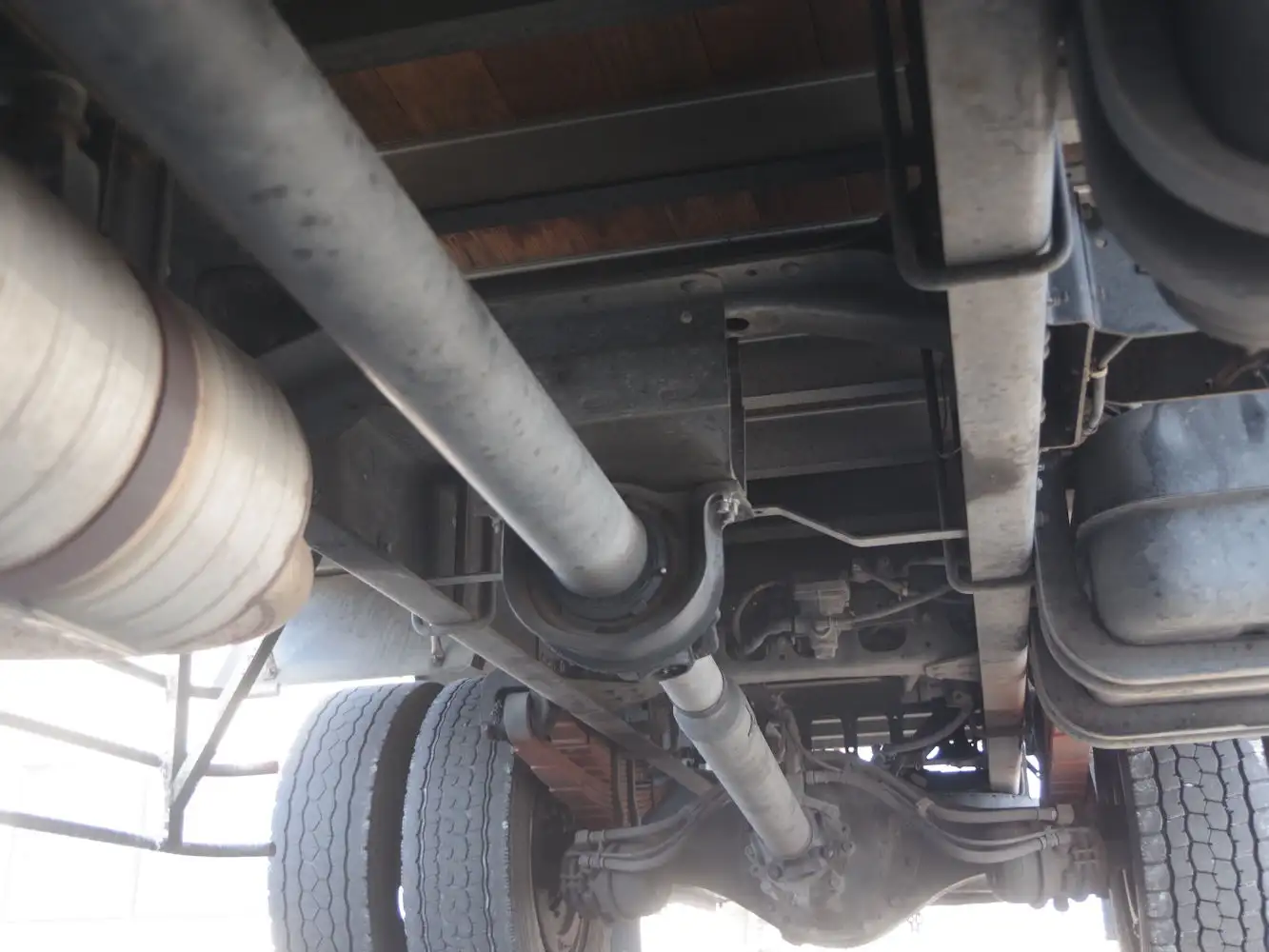 三菱 ファイター 中型/増トン 平ボディ 床鉄板 アルミブロックの中古トラック画像16