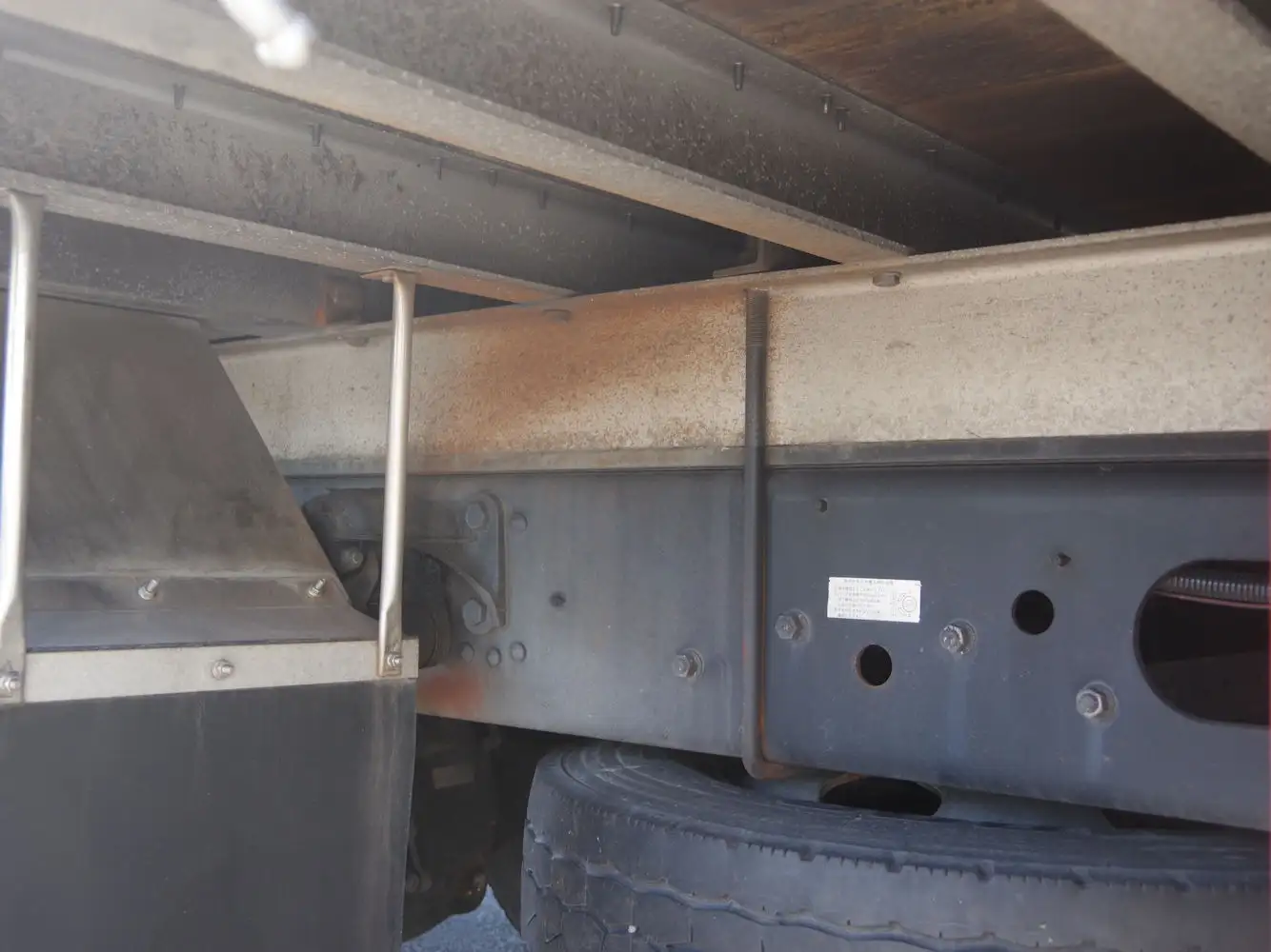 三菱 ファイター 中型/増トン 平ボディ 床鉄板 アルミブロックの中古トラック画像18
