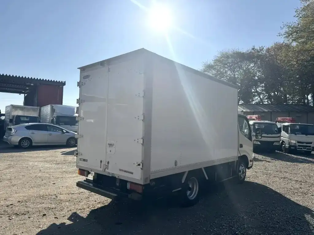 日野 デュトロ 小型 アルミバン サイドドア TPG-XZC605Mの中古トラック画像3