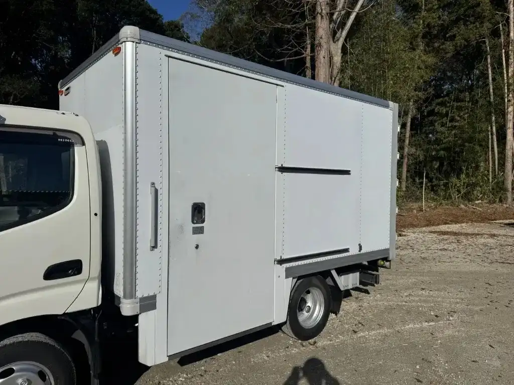 日野 デュトロ 小型 アルミバン サイドドア TPG-XZC605Mの中古トラック画像5