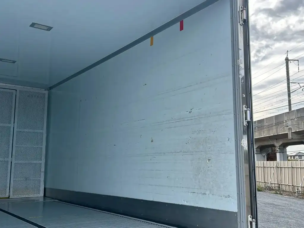 いすゞ エルフ 小型 冷凍冷蔵 保冷 サイドドアの中古トラック画像9