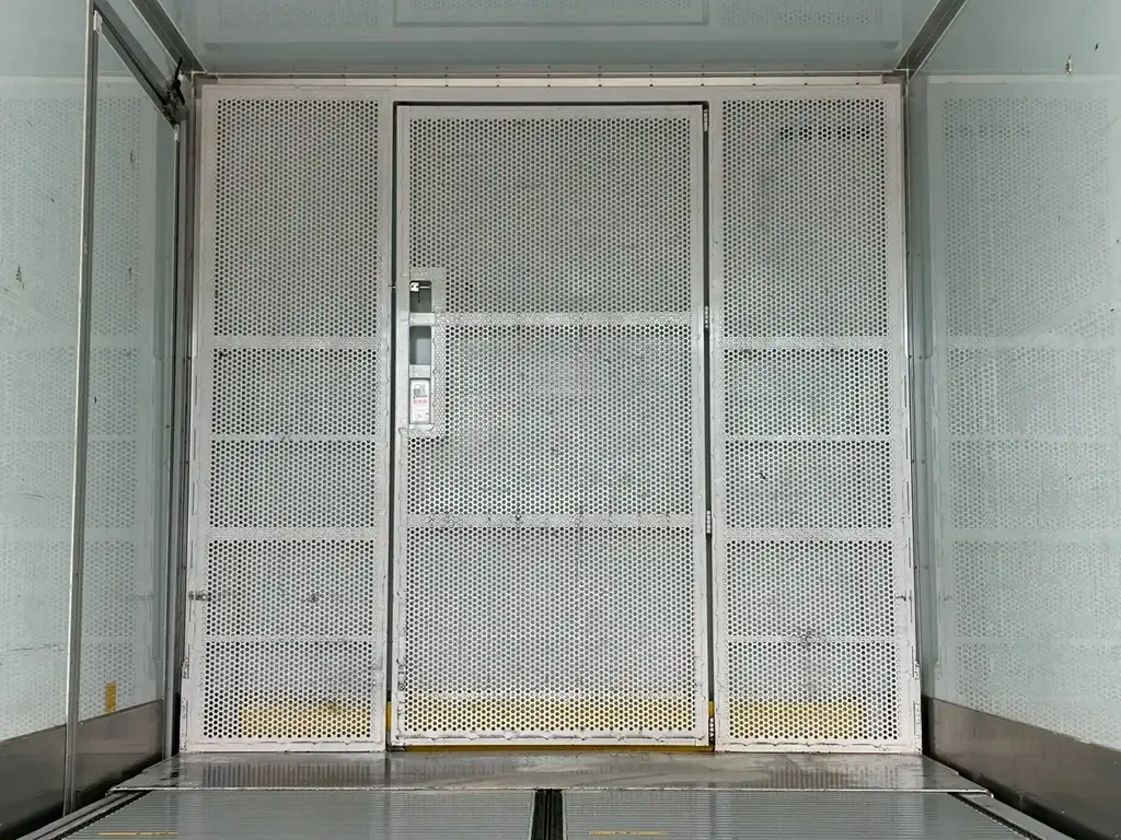 いすゞ エルフ 小型 冷凍冷蔵 保冷 サイドドアの中古トラック画像8