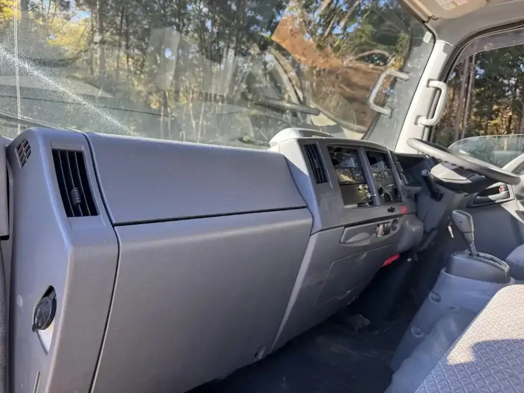 いすゞ エルフ 小型 冷凍冷蔵 中温 床ステンの中古トラック画像13