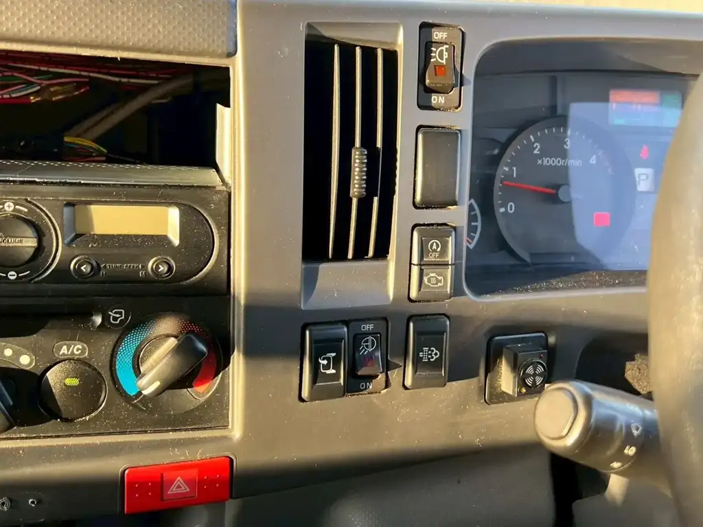 いすゞ エルフ 小型 冷凍冷蔵 保冷 サイドドアの中古トラック画像15