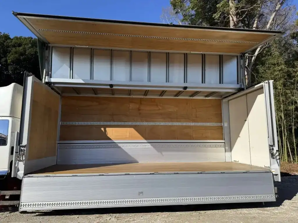 日野 レンジャー 中型/増トン ウイング エアサス ベッドの中古トラック画像6