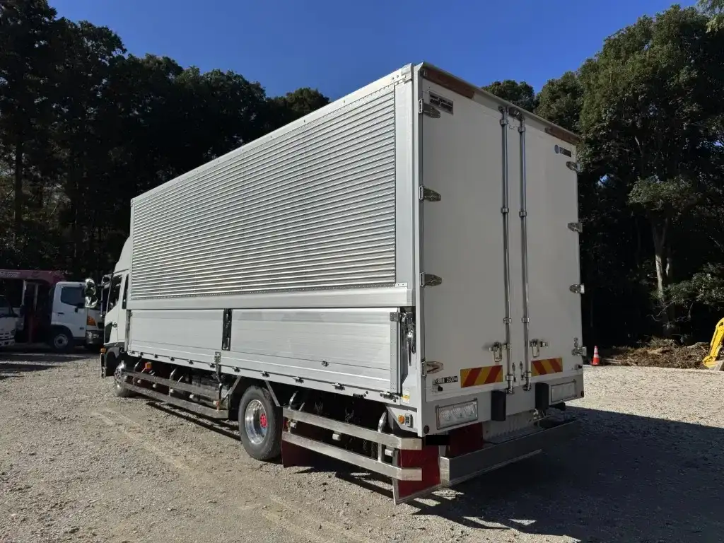 日野 レンジャー 中型/増トン ウイング エアサス ベッドの中古トラック画像4