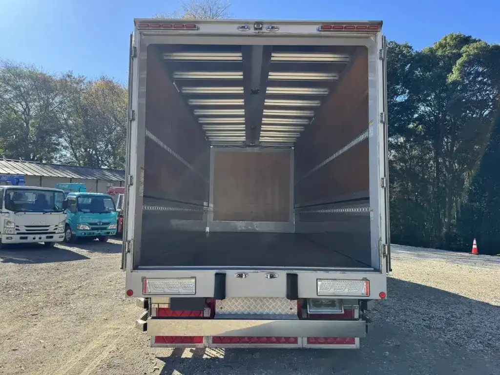 日野 レンジャー 中型/増トン ウイング エアサス ベッドの中古トラック画像7