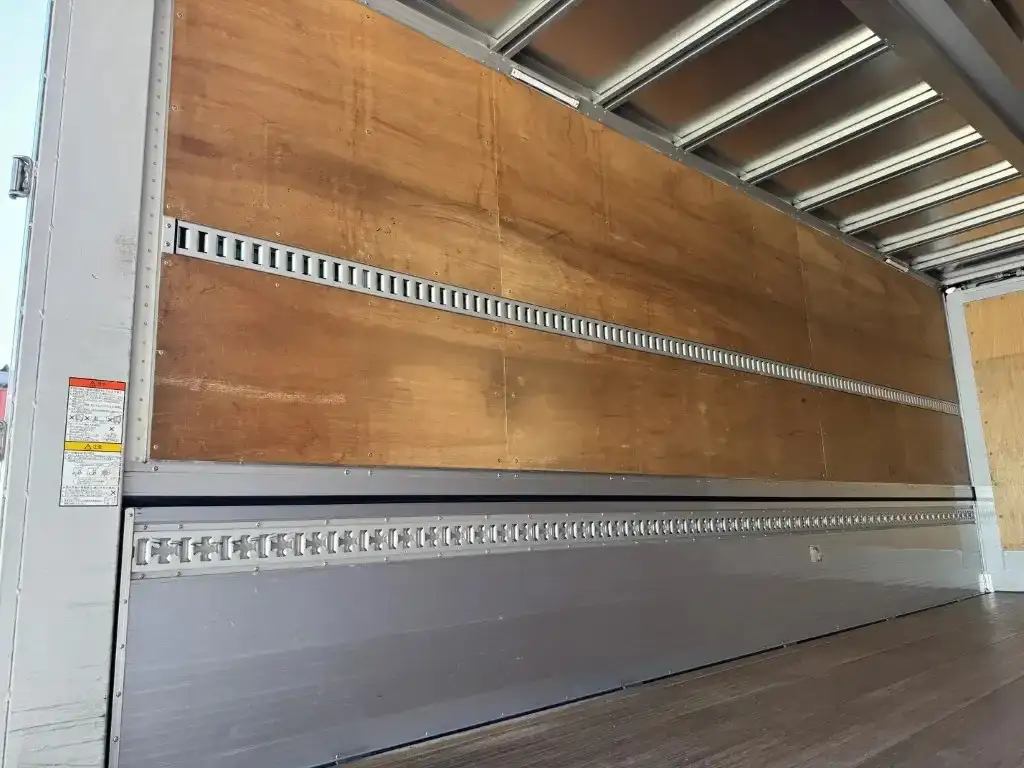 日野 レンジャー 中型/増トン ウイング エアサス ベッドの中古トラック画像9