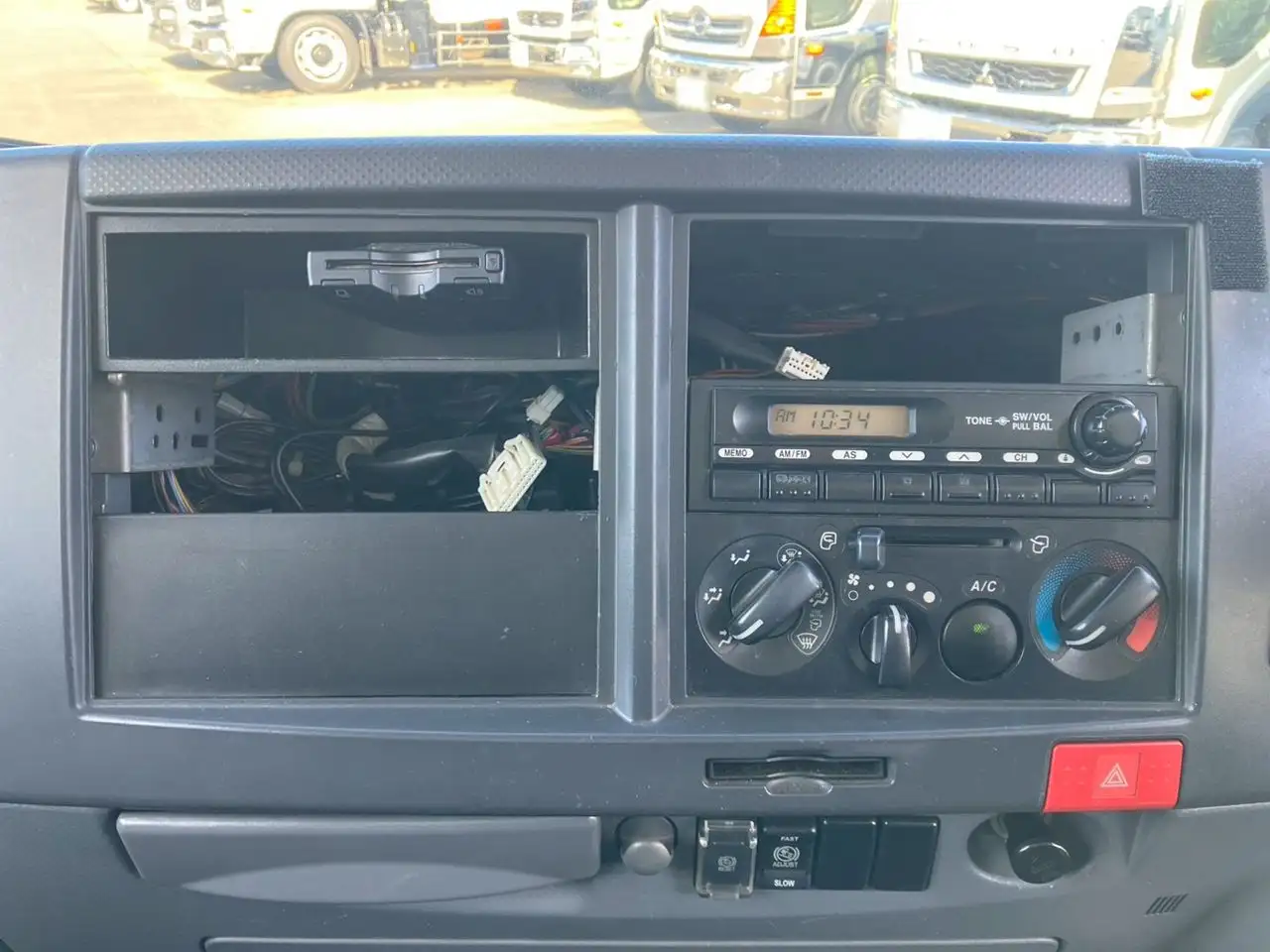 いすゞ エルフ 小型 アルミバン パワーゲート TKG-NMR85ANの中古トラック画像13