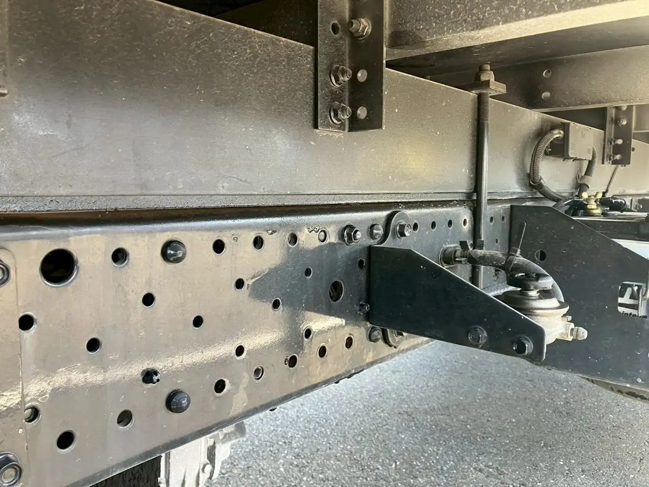 いすゞ エルフ 小型 アルミバン パワーゲート TKG-NMR85ANの中古トラック画像18