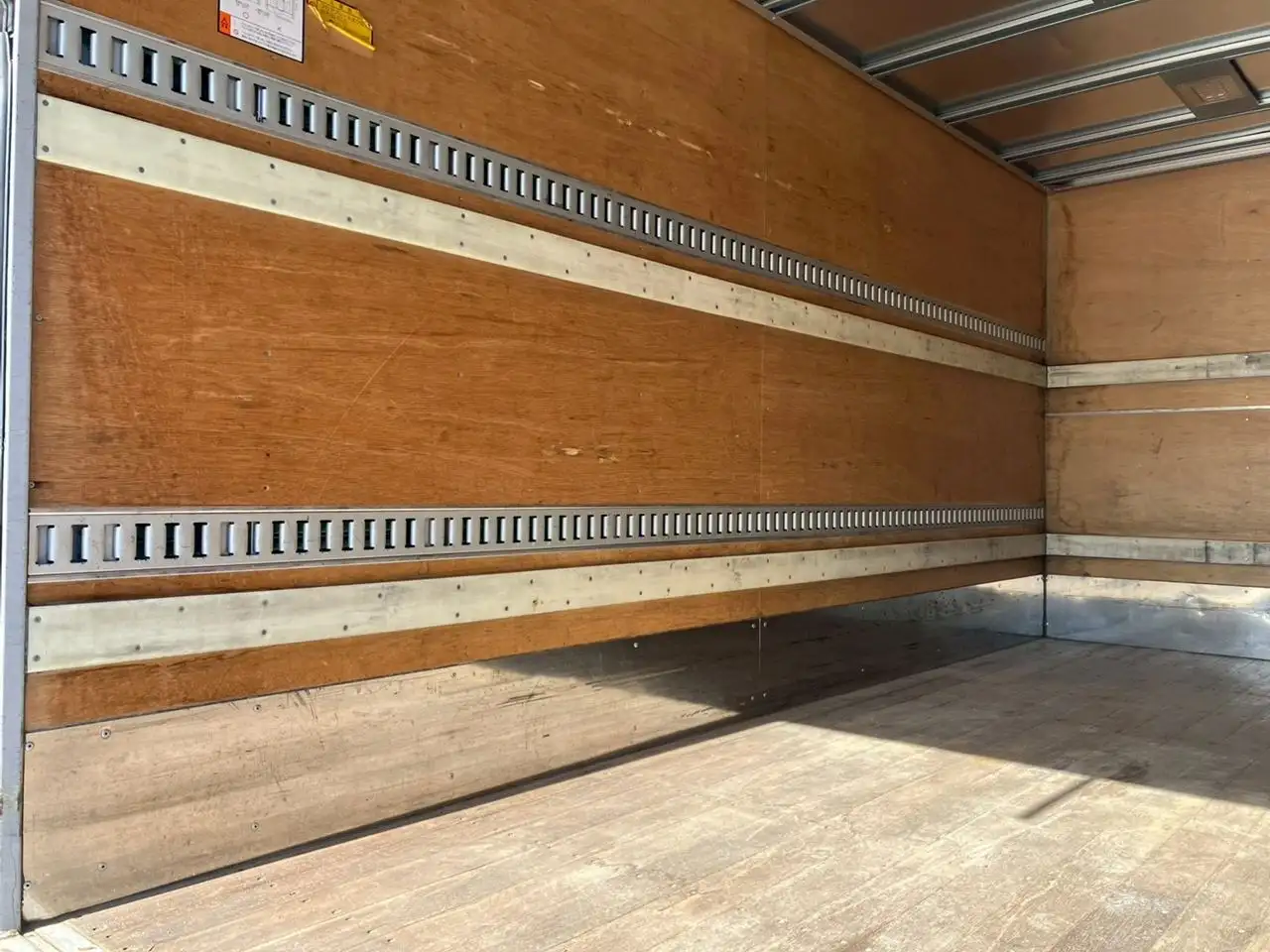 いすゞ エルフ 小型 アルミバン パワーゲート TKG-NMR85ANの中古トラック画像7