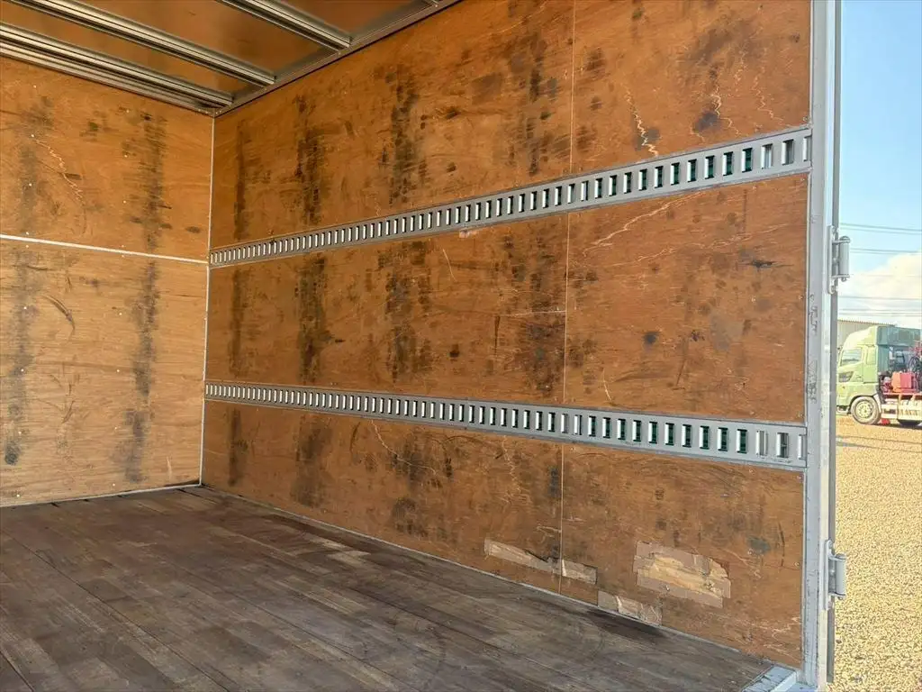 いすゞ エルフ 小型 アルミバン サイドドア 2RG-NLR88ANの中古トラック画像10