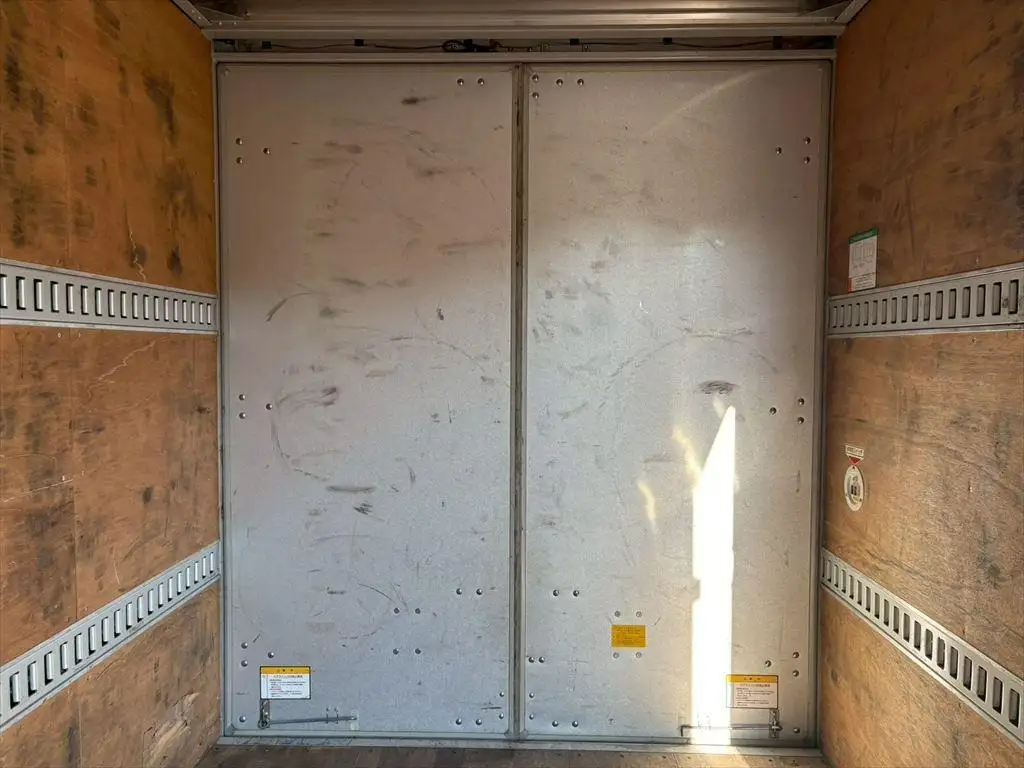 いすゞ エルフ 小型 アルミバン サイドドア 2RG-NLR88ANの中古トラック画像11