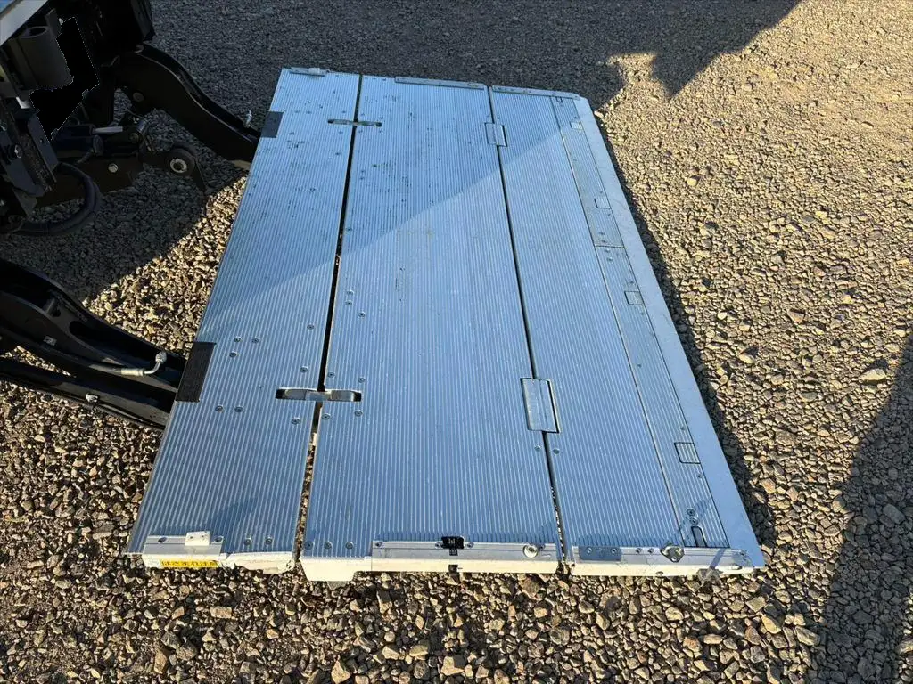 いすゞ エルフ 小型 アルミバン パワーゲート サイドドアの中古トラック画像12