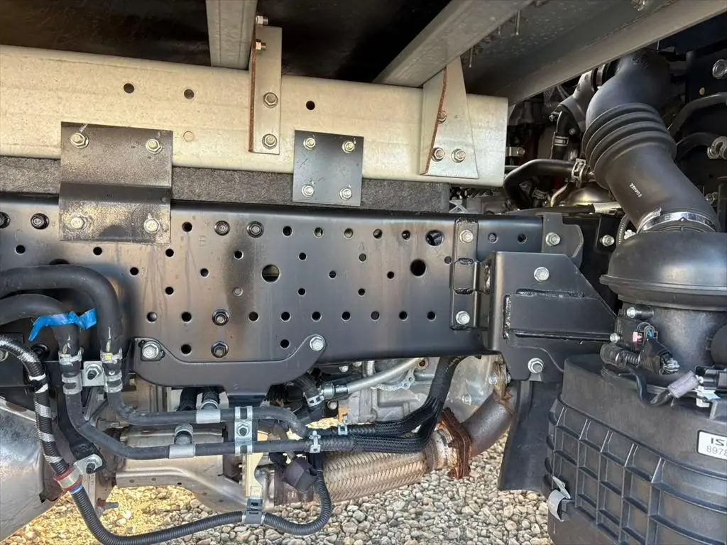 いすゞ エルフ 小型 アルミバン パワーゲート サイドドアの中古トラック画像像17