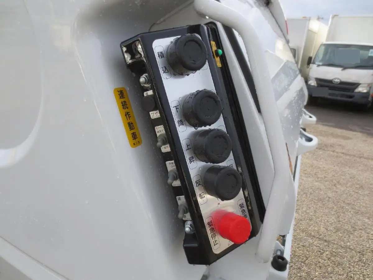 三菱 キャンター 小型 パッカー車 プレス式 2PG-FEB90の中古トラック画像16
