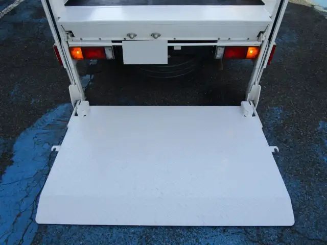 日産 アトラス 小型 平ボディ パワーゲート CBF-SQ2F24の中古トラック画像9