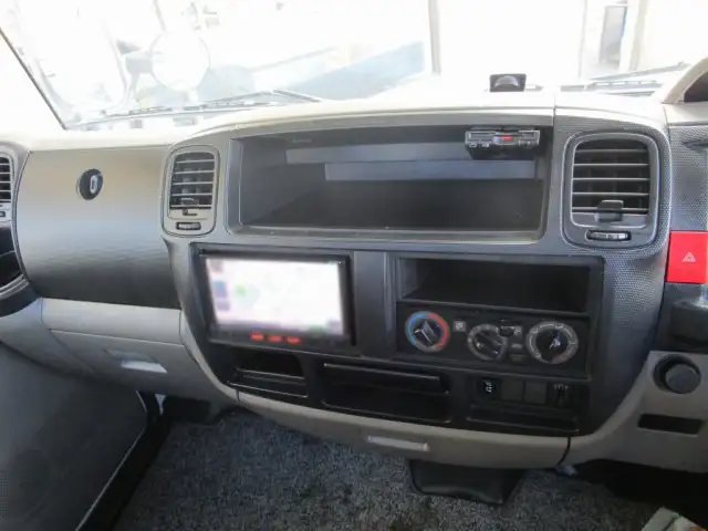 日産 アトラス 小型 平ボディ パワーゲート CBF-SQ2F24の中古トラック画像15