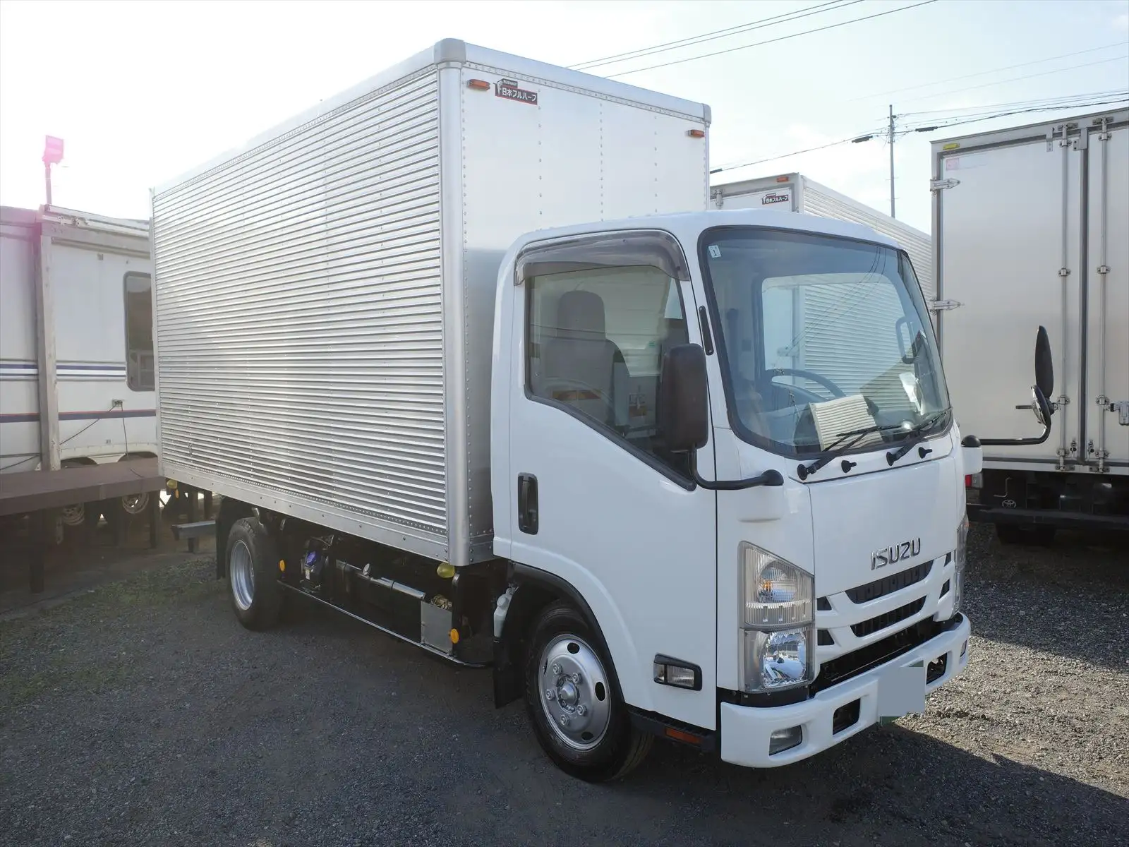 いすゞ エルフ 小型 アルミバン サイドドア 2RG-NLR88ANの中古トラック画像2