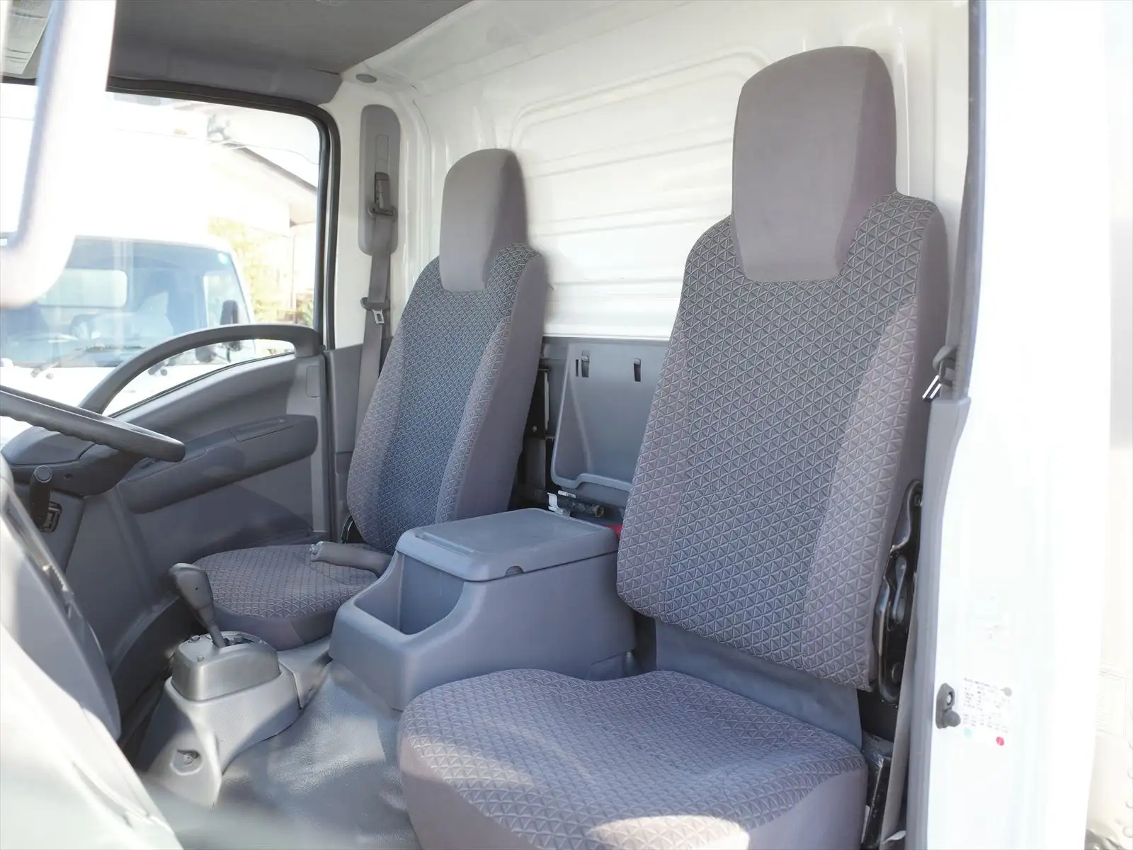 いすゞ エルフ 小型 アルミバン サイドドア 2RG-NLR88ANの中古トラック画像15