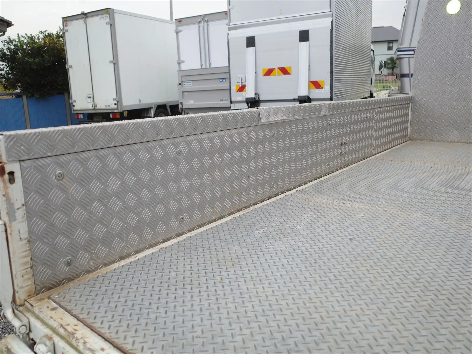 いすゞ エルフ 小型 平ボディ 床鉄板 カスタムの中古トラック画像8