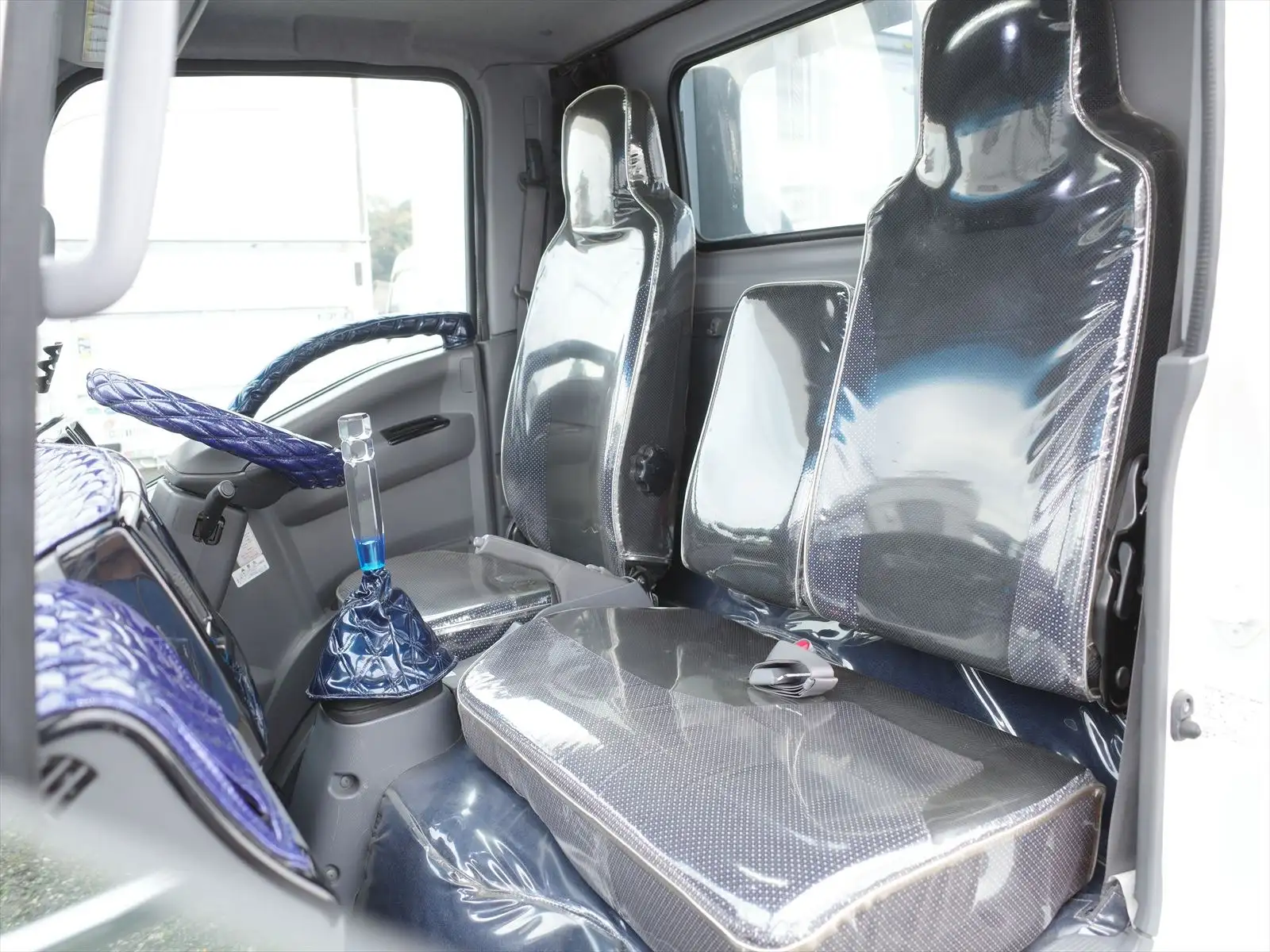 いすゞ エルフ 小型 平ボディ 床鉄板 カスタムの中古トラック画像11