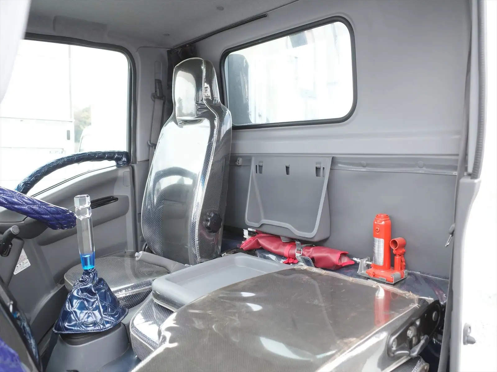 いすゞ エルフ 小型 平ボディ 床鉄板 カスタムの中古トラック画像12