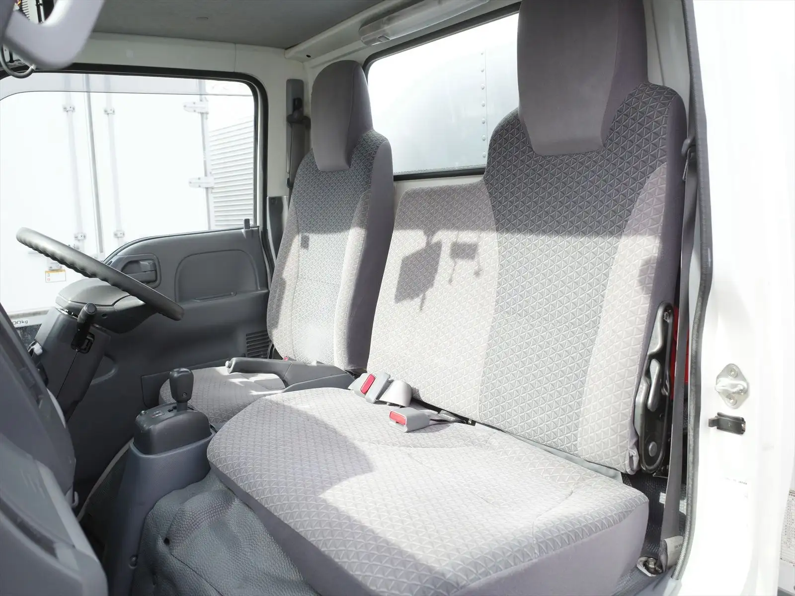 いすゞ エルフ 小型 アルミバン TPG-NHS85AN H30の中古トラック画像11