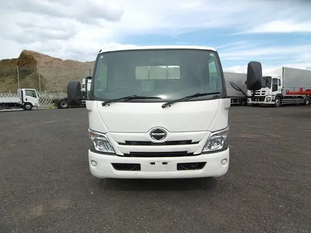 日野 デュトロ 小型 平ボディ 2RG-XZU710 R2の中古トラック画像2