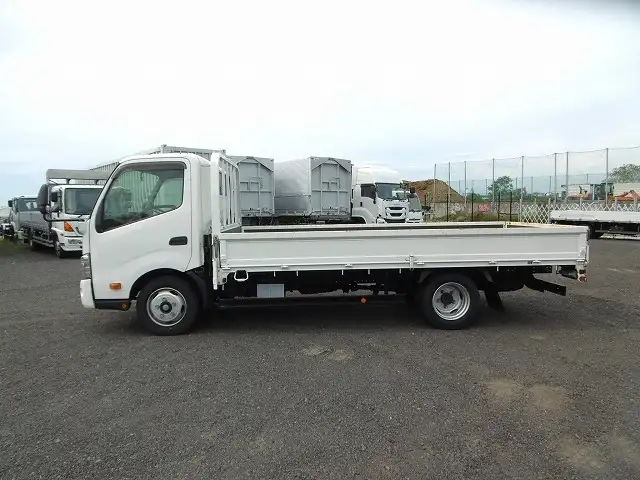 日野 デュトロ 小型 平ボディ 2RG-XZU710 R2の中古トラック画像5