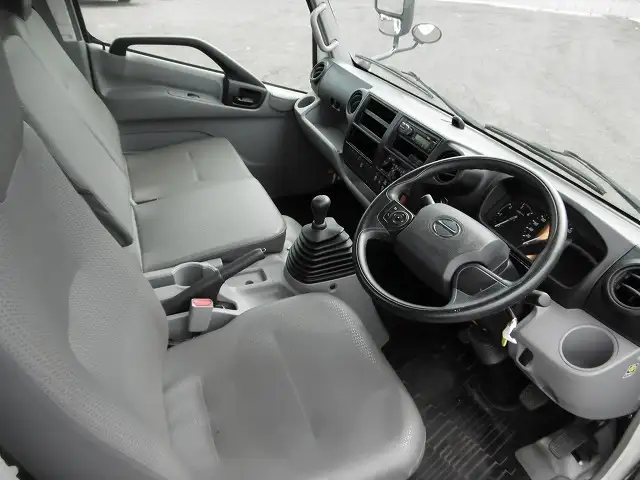 日野 デュトロ 小型 平ボディ 2RG-XZU710 R2の中古トラック画像8
