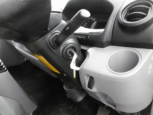 日野 デュトロ 小型 平ボディ 2RG-XZU710 R2の中古トラック画像11