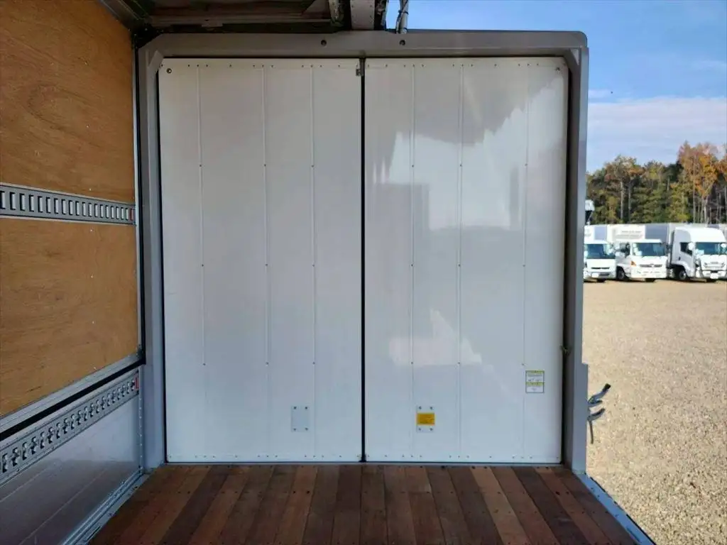 いすゞ フォワード 中型/増トン ウイング エアサス ベッドの中古トラック画像11