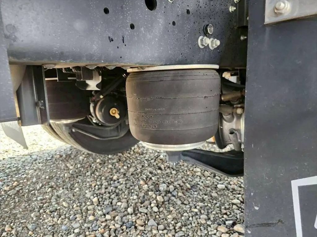 いすゞ フォワード 中型/増トン ウイング エアサス ベッドの中古トラック画像19