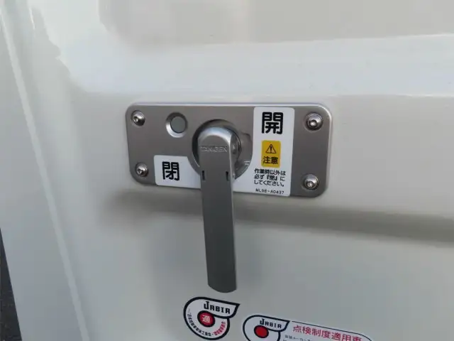 三菱 キャンター 小型 平ボディ パワーゲート 2RG-FBA20の中古トラック画像9