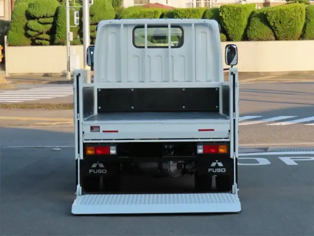 三菱 キャンター 小型 平ボディ パワーゲート 2RG-FBA20の中古トラック画像6