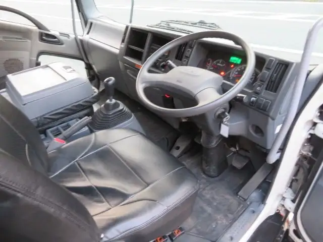 いすゞ フォワード 中型/増トン クレーン付 床鉄板 4段の中古トラック画像4