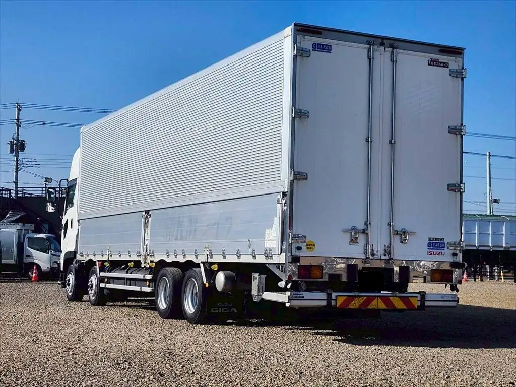 いすゞ ギガ 大型 ウイング パワーゲート ハイルーフの中古トラック画像4