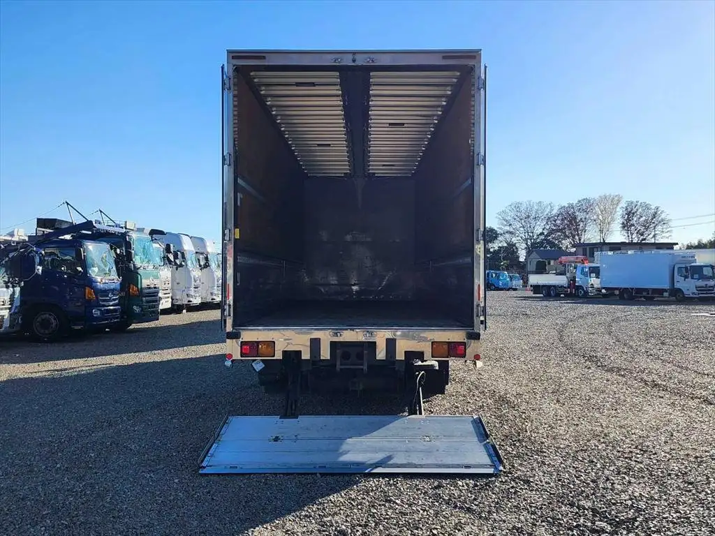 いすゞ ギガ 大型 ウイング パワーゲート ハイルーフの中古トラック画像5