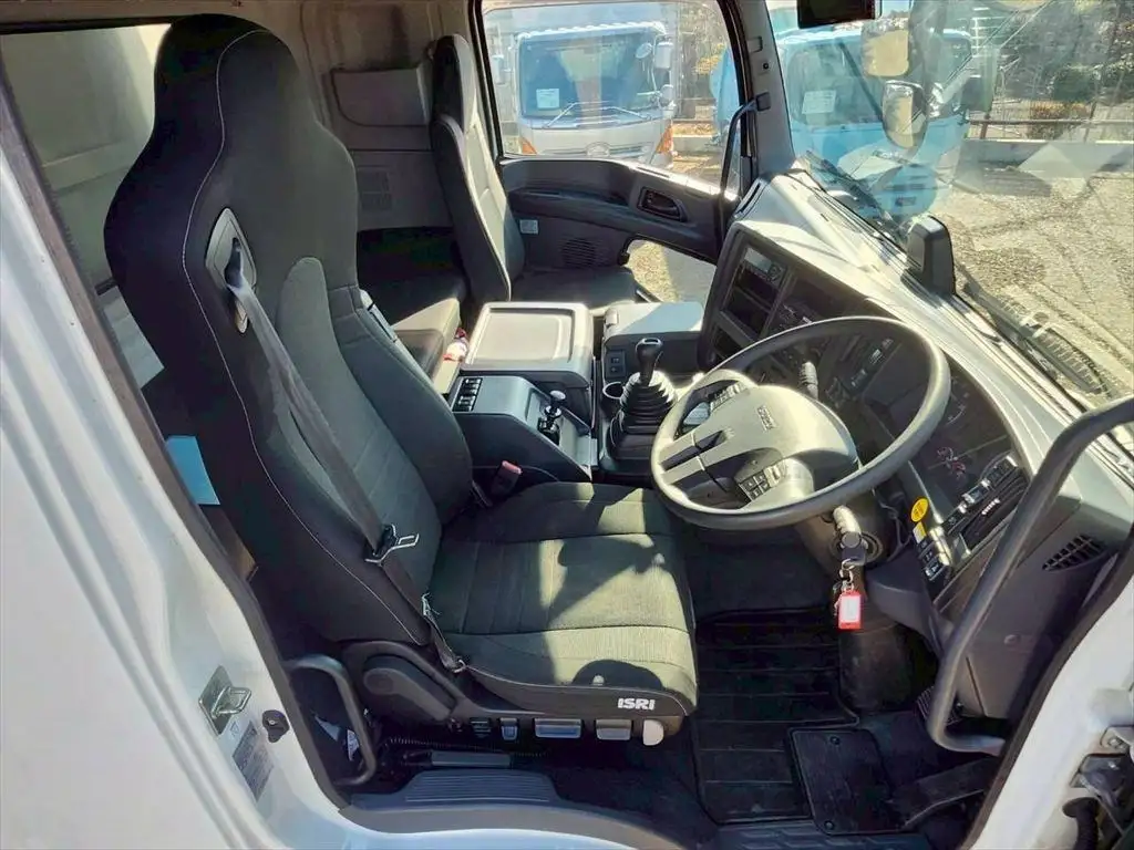 いすゞ ギガ 大型 ウイング パワーゲート ハイルーフの中古トラック画像12