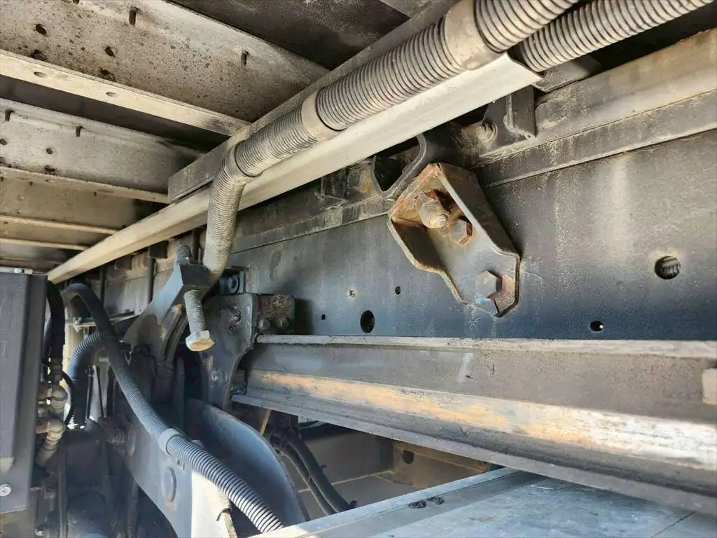 いすゞ ギガ 大型 ウイング パワーゲート ハイルーフの中古トラック画像18