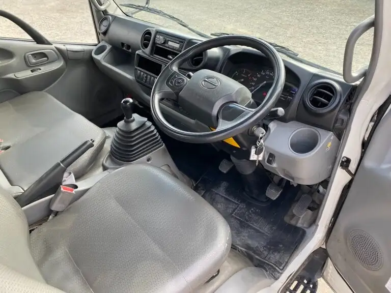 日野 デュトロ 小型 平ボディ パワーゲート 床鉄板の中古トラック画像12