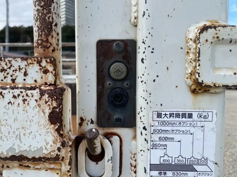 日野 デュトロ 小型 平ボディ パワーゲート 床鉄板の中古トラック画像10