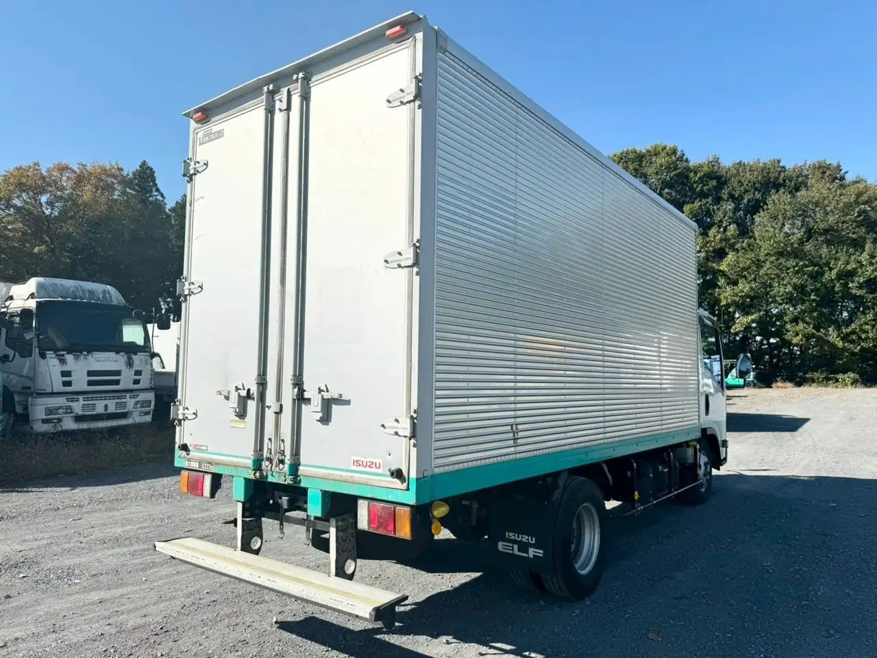 いすゞ エルフ 小型 アルミバン サイドドア TRG-NMR85ANの中古トラック画像3