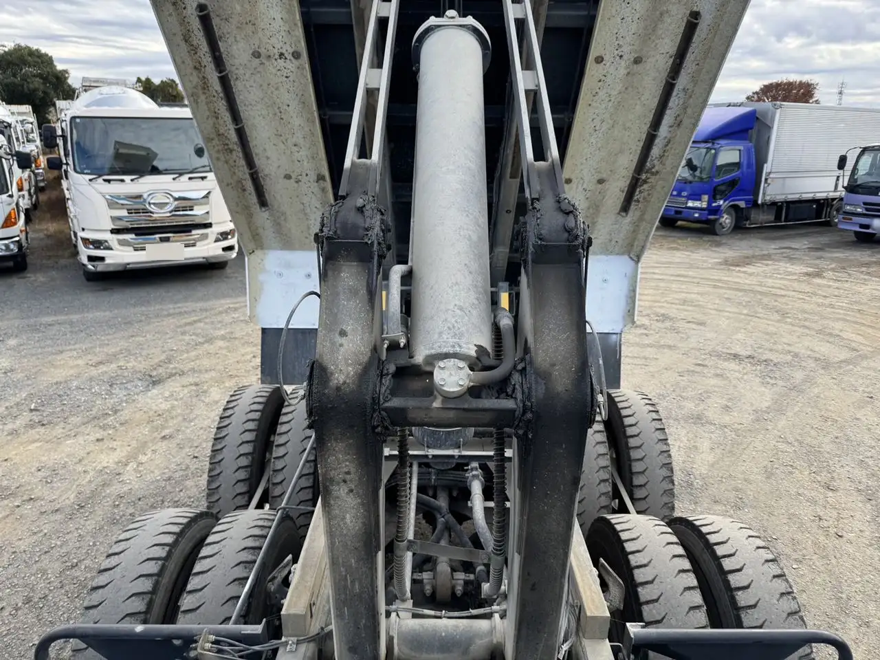 日野 プロフィア 大型 ダンプ コボレーン ベッドの中古トラック画像15