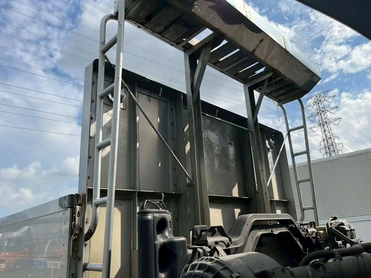 日野 プロフィア 大型 平ボディ アルミブロック ベッドの中古トラック画像9