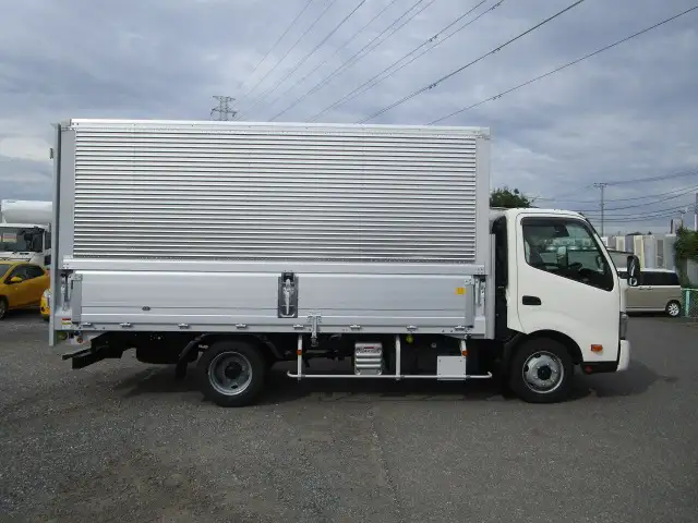 日野 デュトロ 小型 ウイング 2KG-XZU712M R6の中古トラック画像3